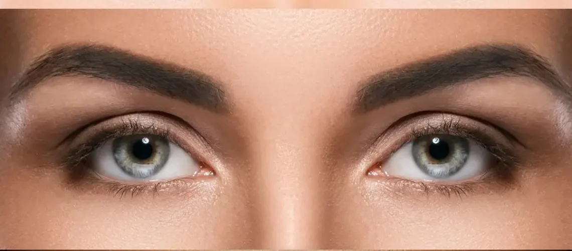 Tre forskellige øjenformer i nærbillede bruges som illustration i en vippeform guide, der viser hvordan man vælger de rette lash extensions til sin naturlige vippeform.